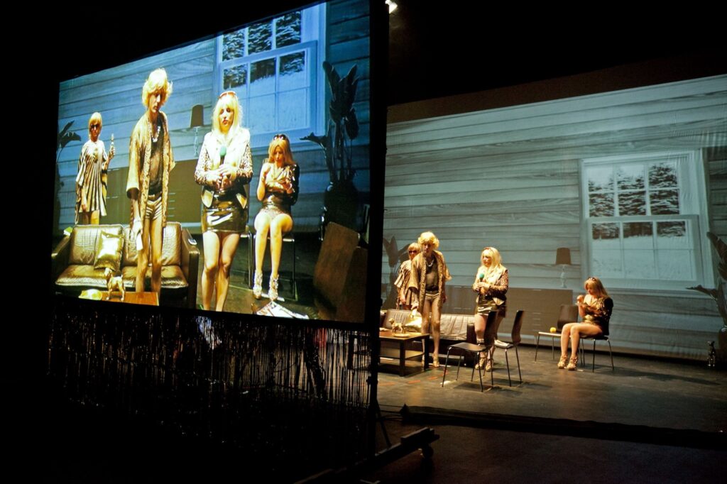 Crème de la crème evropského nezávislého performativního umění. Festivalu 4+4 dny v pohybu začíná divadelní program